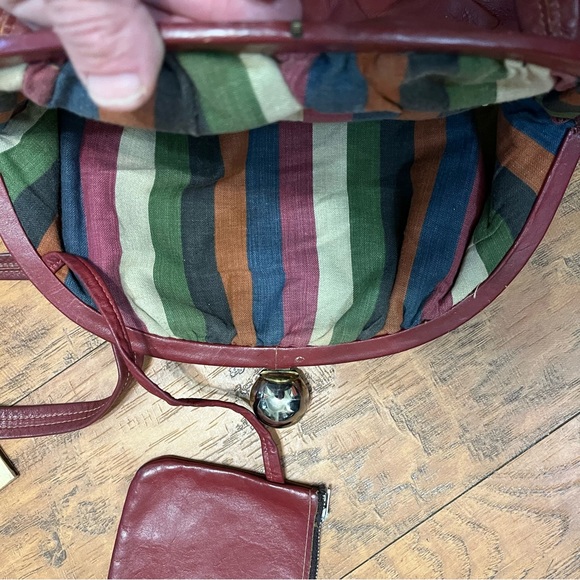 Vintage red leather ball clasp close purse canvas lined attach coin bag straps - Picture 14 of 16